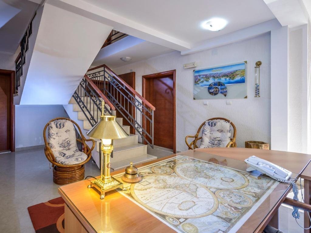 Отель Apartments Captain 4*