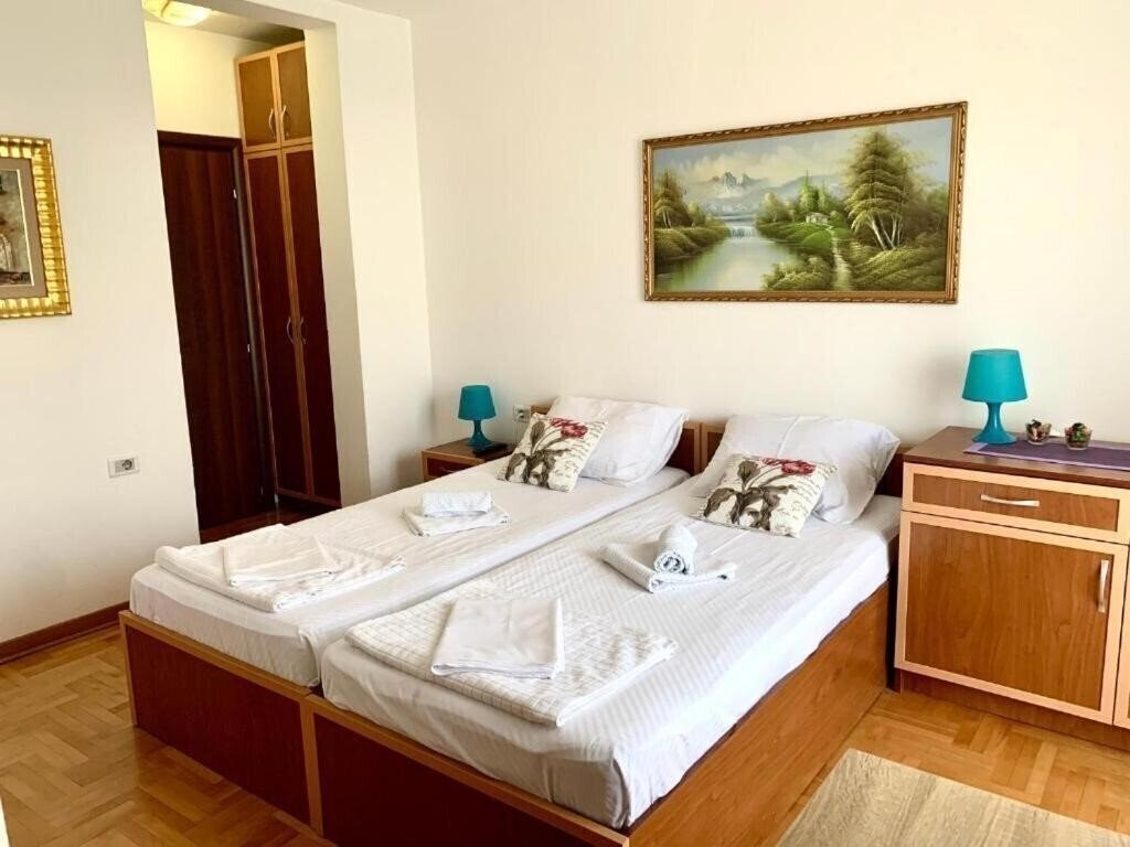 Отель Apartmens Vuksanovic 3*