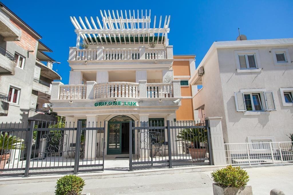 Отель Grifone Lux апартаменты