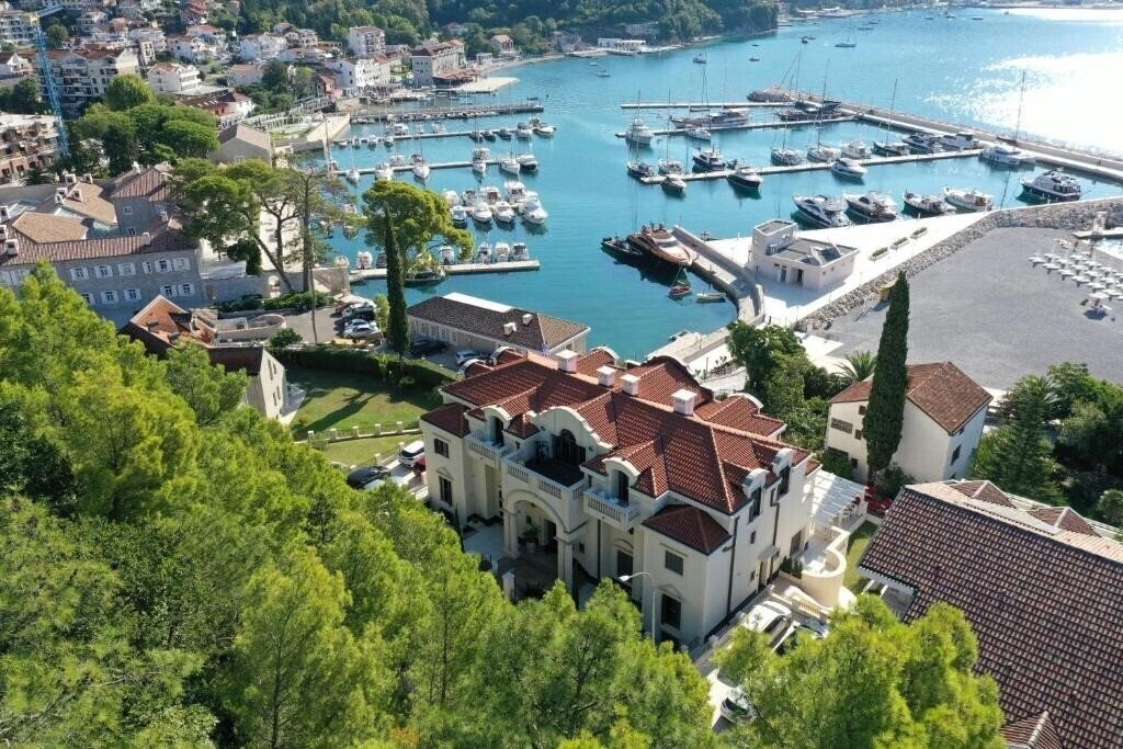 Отель Kredo Boutique Hotel 4*