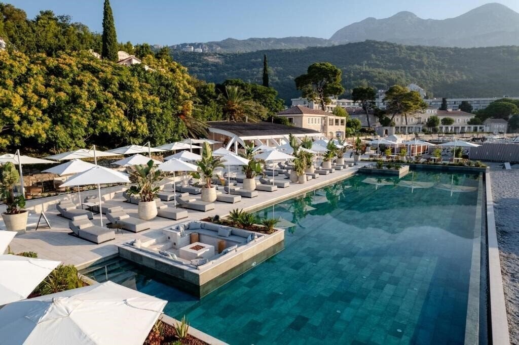 Отель Lazure Hotel & Marina 5*