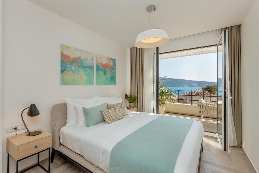 Фото Lazure Hotel & Marina 5*