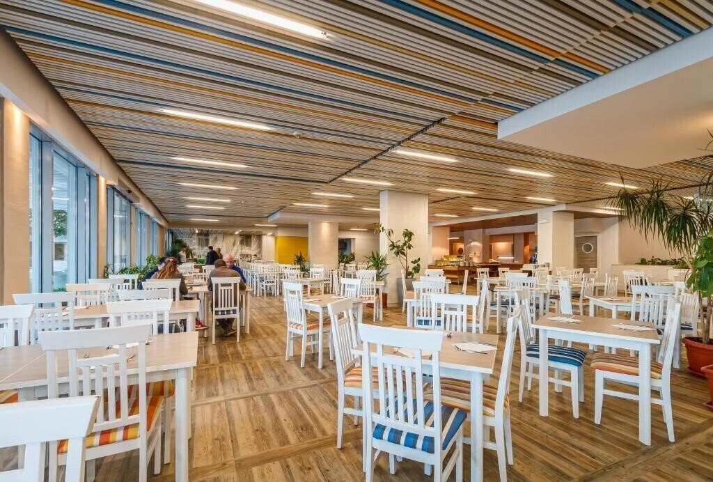 Изображение Carine Hotel Delfin (ex. Carine Delfin Bijela, Iberostar Bijela Delfin, Delfin) 4*