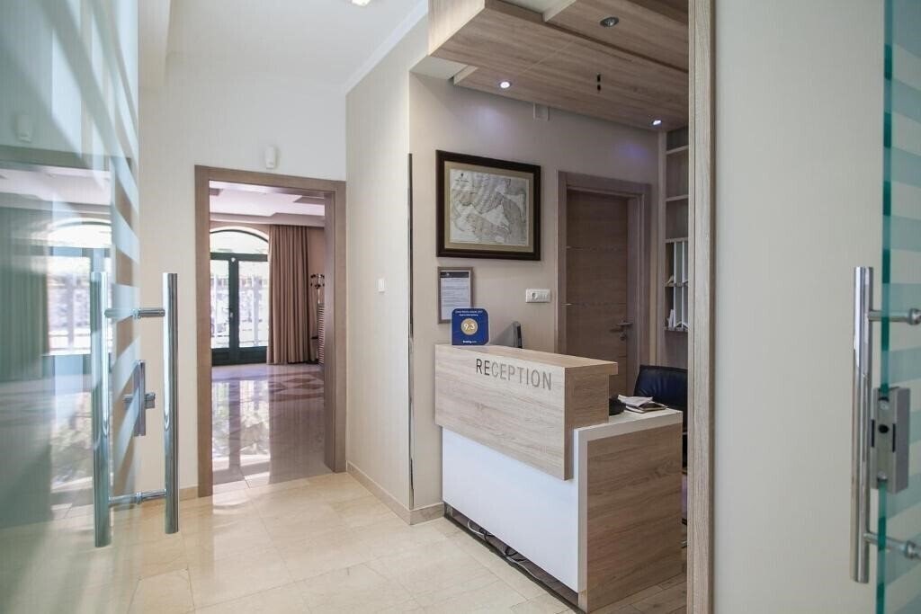 Отель Apartments Grifone Lux 4*