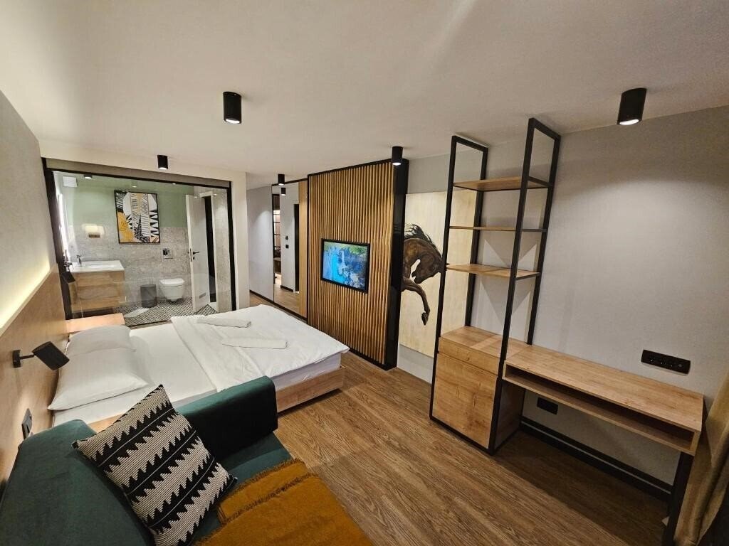 Фото Komovi Hotel 3*