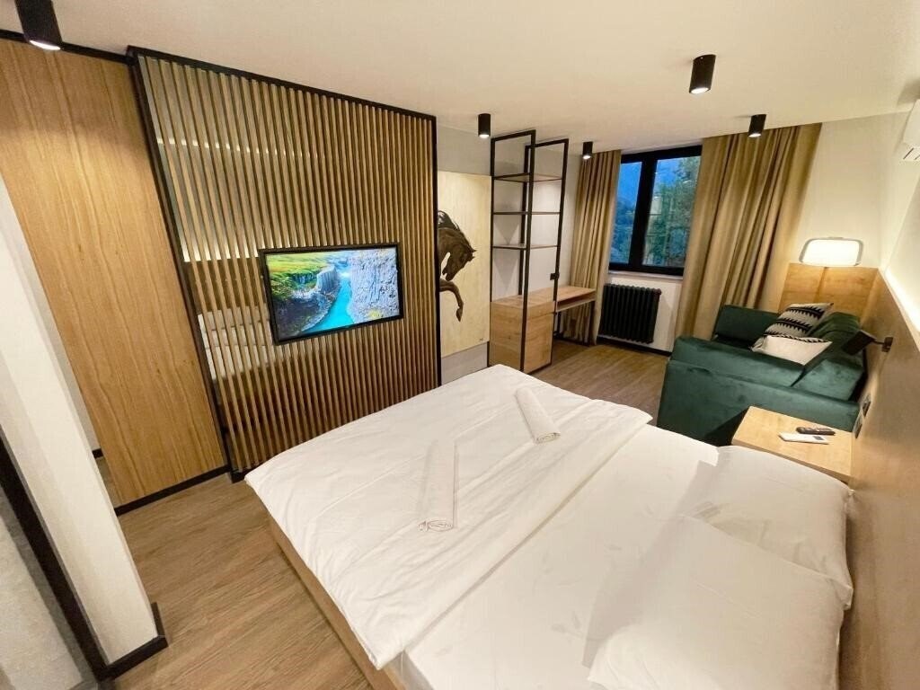Изображение Komovi Hotel 3*