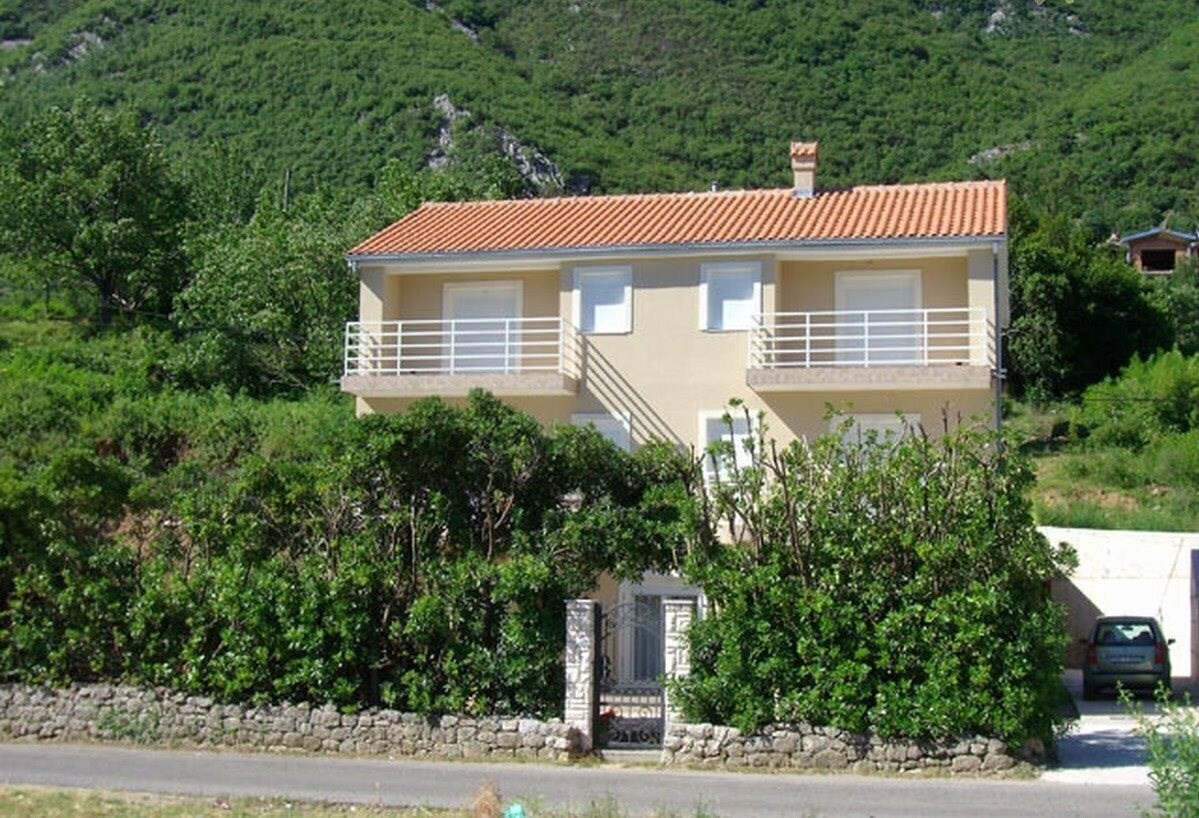 Отель Prcanj 3*