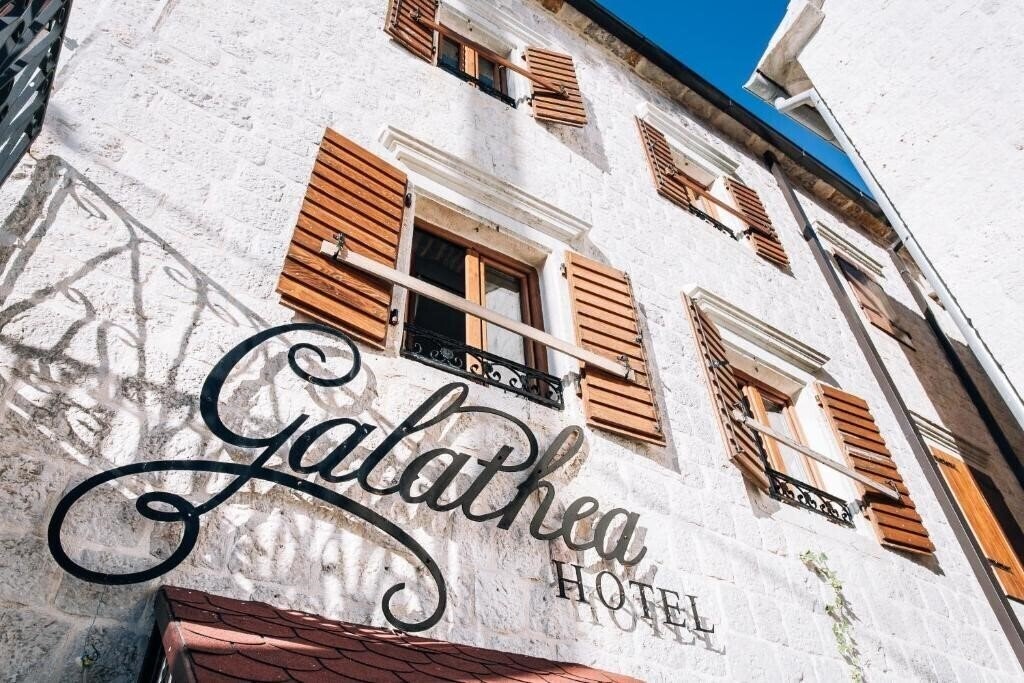 Отель Small Art Hotel Galathea 4*