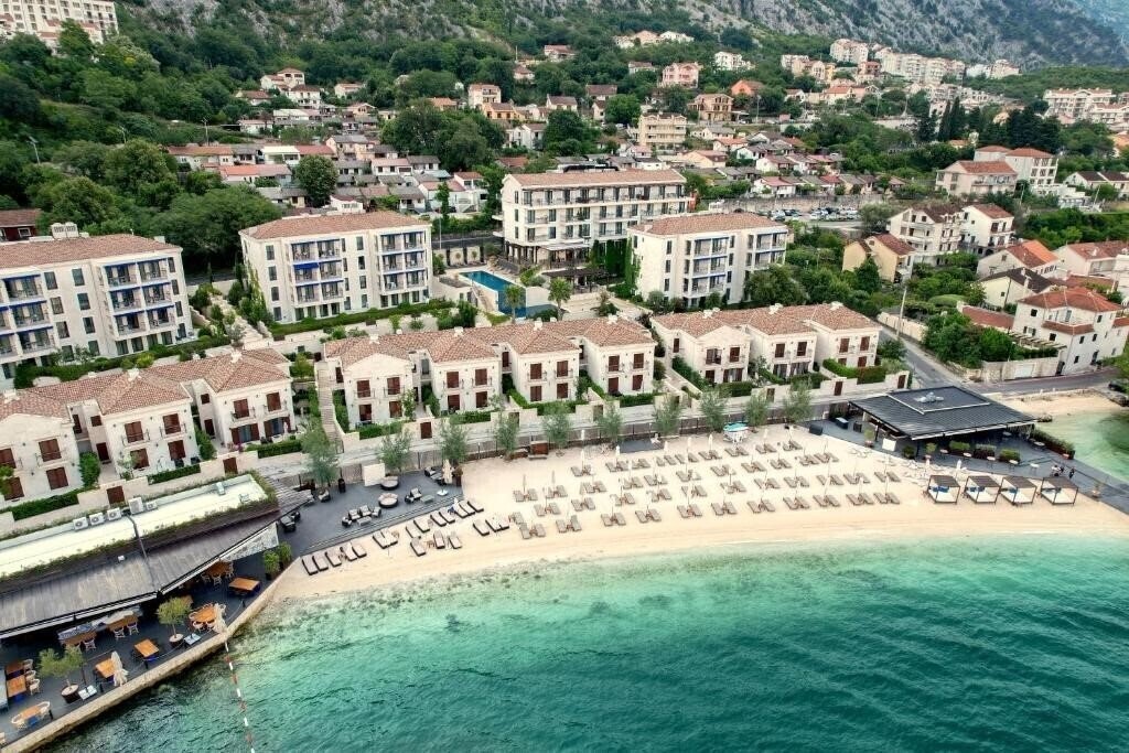 Отель Huma Hotel Kotor Bay (ex. Allure Palazzi Kotor Bay) 5*