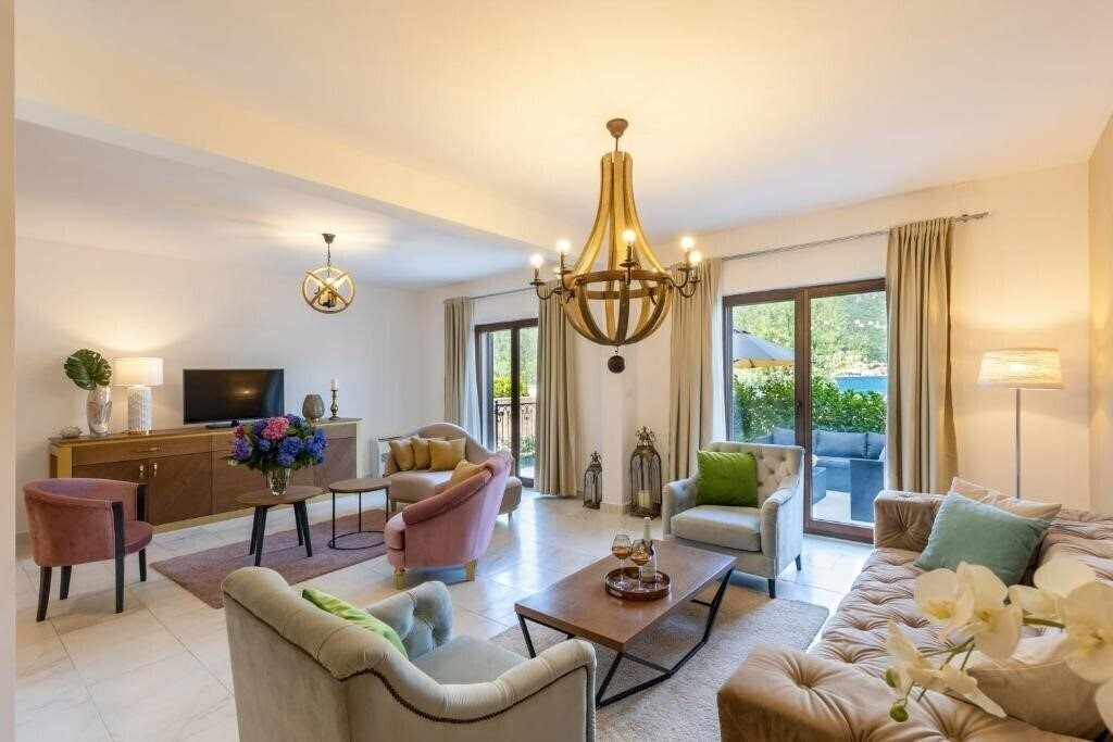 Изображение Huma Hotel Kotor Bay (ex. Allure Palazzi Kotor Bay) 5*