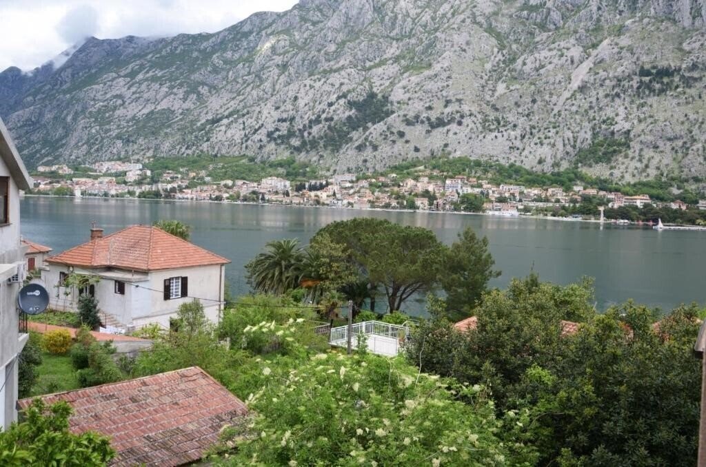 Отель Apartmani Mizdrak 4*