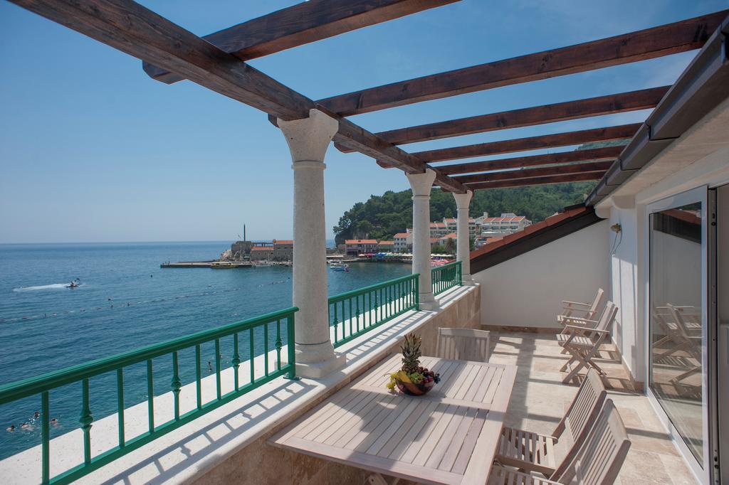 Отель Piazza 4*