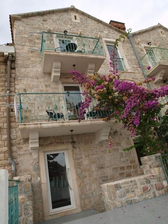 Отель Apartments Obala Dragovic 3*