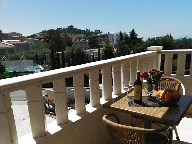 Отель Villa V Lux 3*