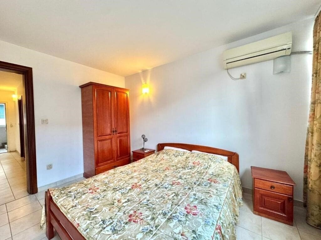 Картинка The Four Fish Apartments 3*