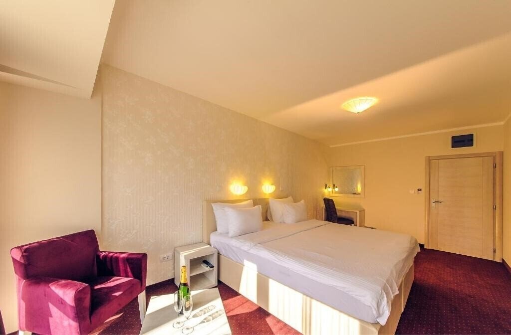 Отель Hotel Philia 4*