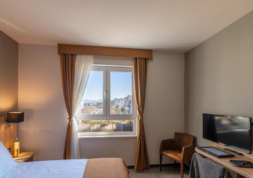 Изображение Resurs 4*