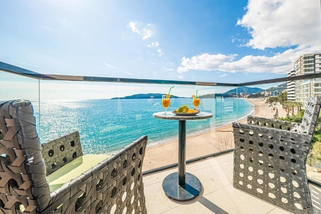 Отель Aleksandar Hotel 4*