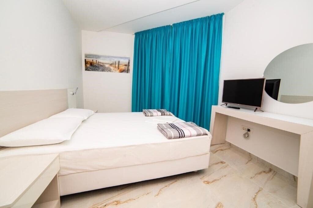 Фотография Apartments Obala Aura 4*