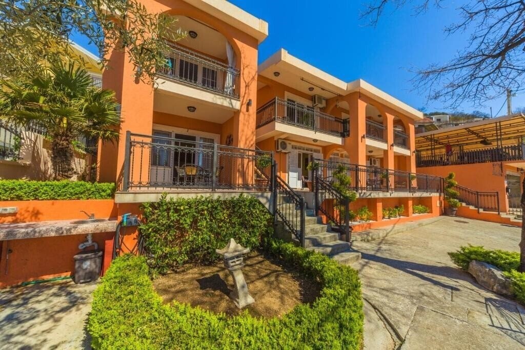 Отель Villa Nena Sutomore 1*