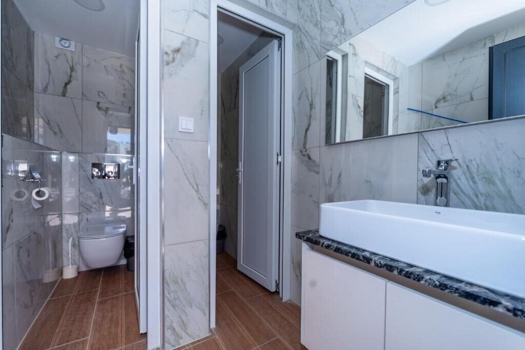 Фотография N Hotel 4*