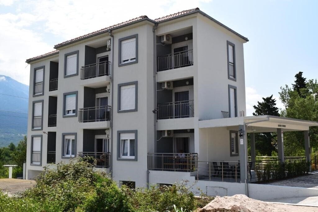 Отель Kristina Rooms & Apartments 5*