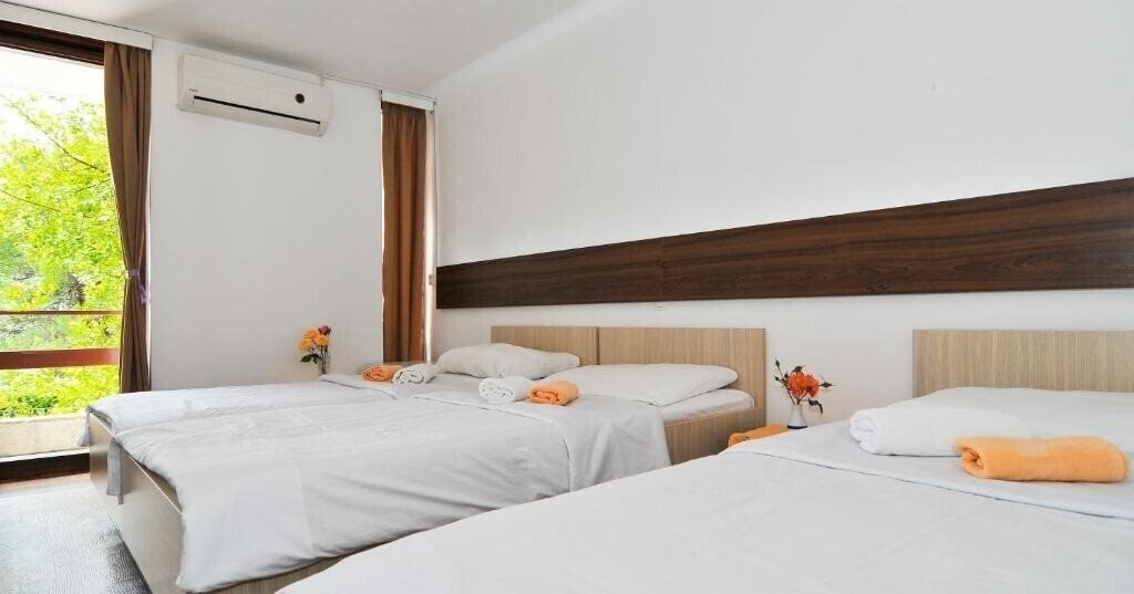 Фото Kamelija Tivat 2*