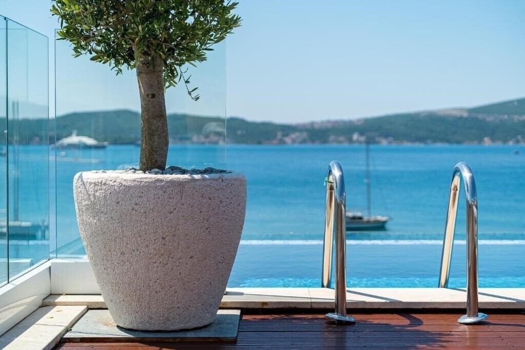 Картинка Elysium Tivat 5*