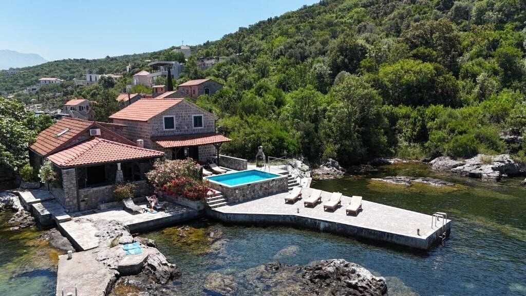 Изображение Kovinic Apartments 4*