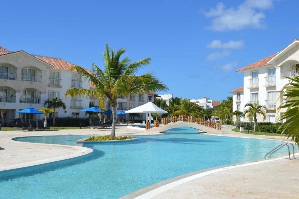 Отель Cadaques Caribe Apartment + 3*