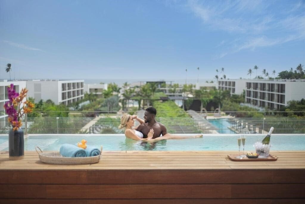 Картинка Live Aqua Beach Resort Punta Cana 5*