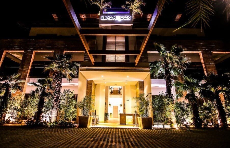 Отель Beach Rock 5*