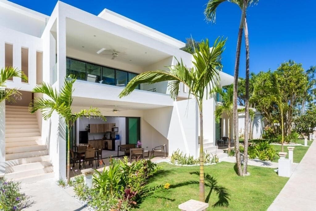 Фото Louisa Aparthotel 4*