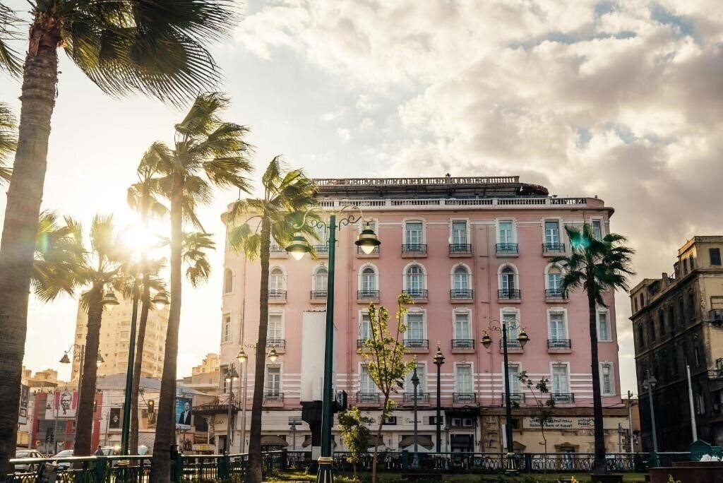 Отель Paradise Inn Le Metroplole 4*