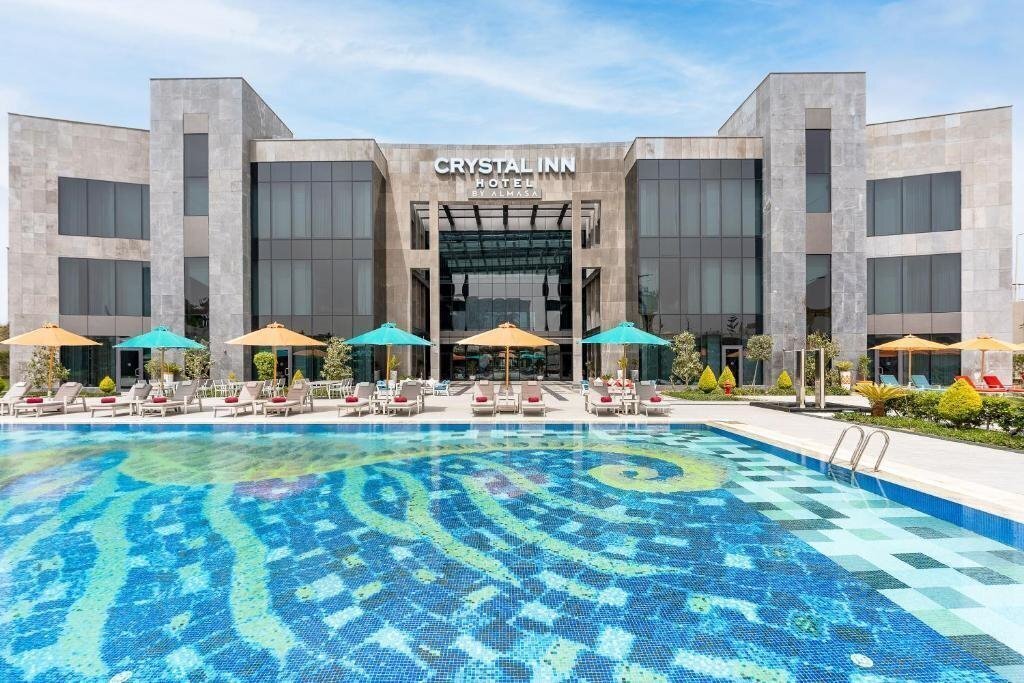 Отель Crystal Inn By Almasa 5*