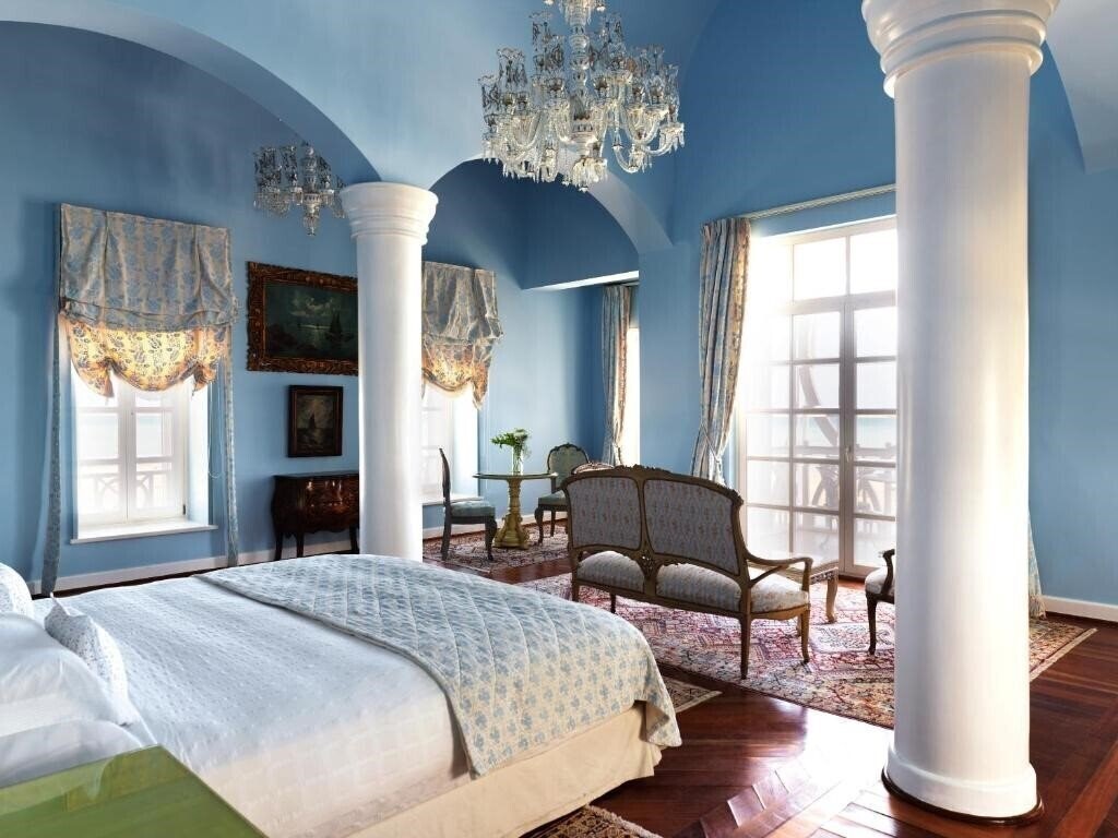 Фото La Maison Bleue 5*