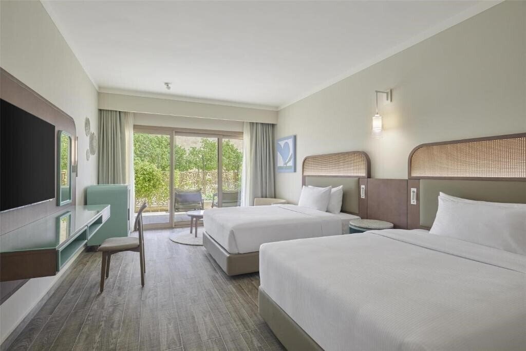 Фото DoubleTree by Hilton Mangroovy El Gouna 4*