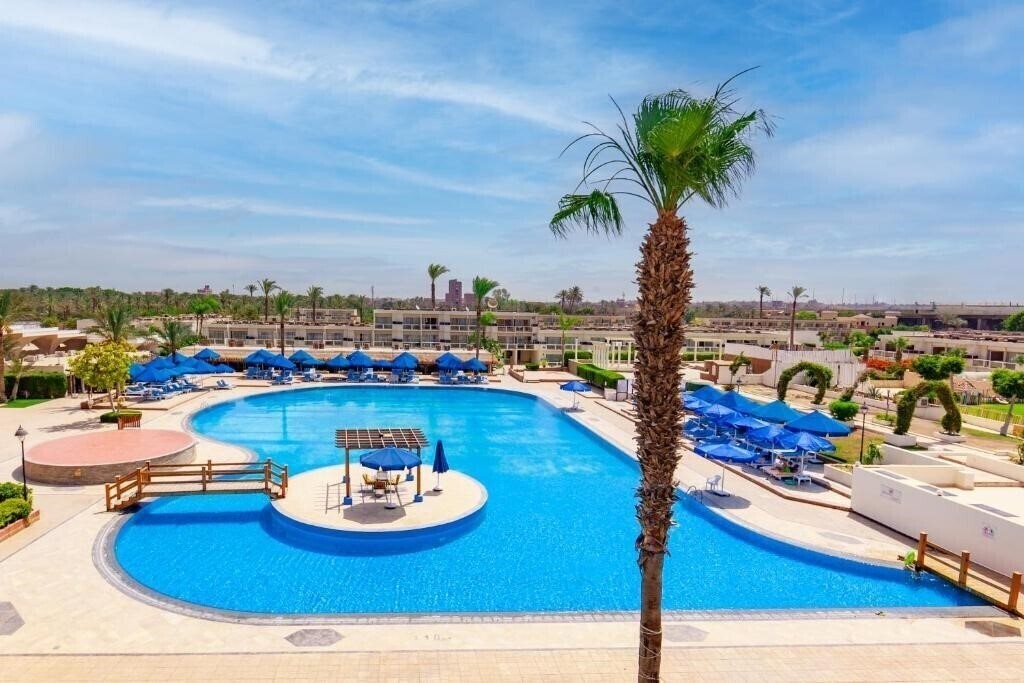Отель Pyramids Park Resort 4*