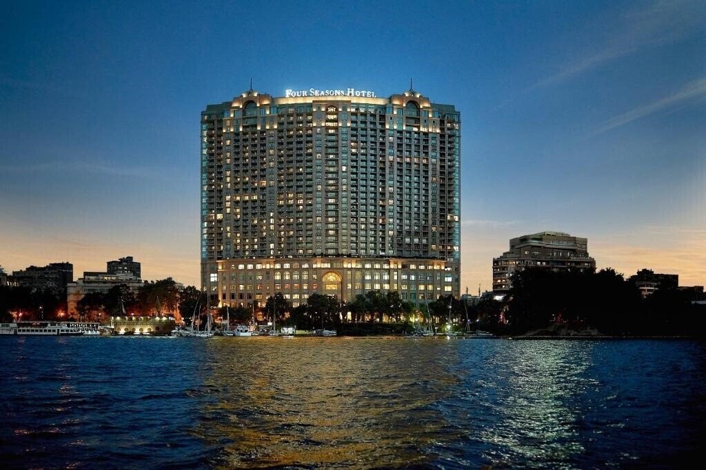 Отель Four Seasons Cairo At Nile Plaza 5*