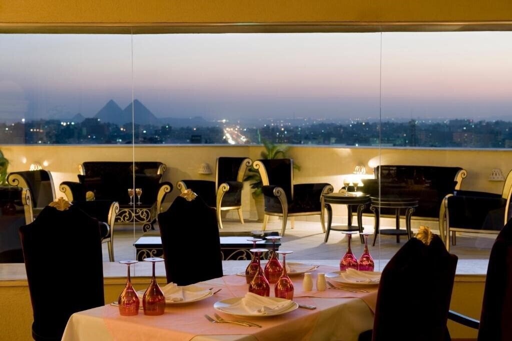 Отель Barcelo Cairo Pyramids 4*