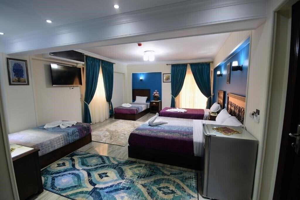 Отель Amin Hotel 3*