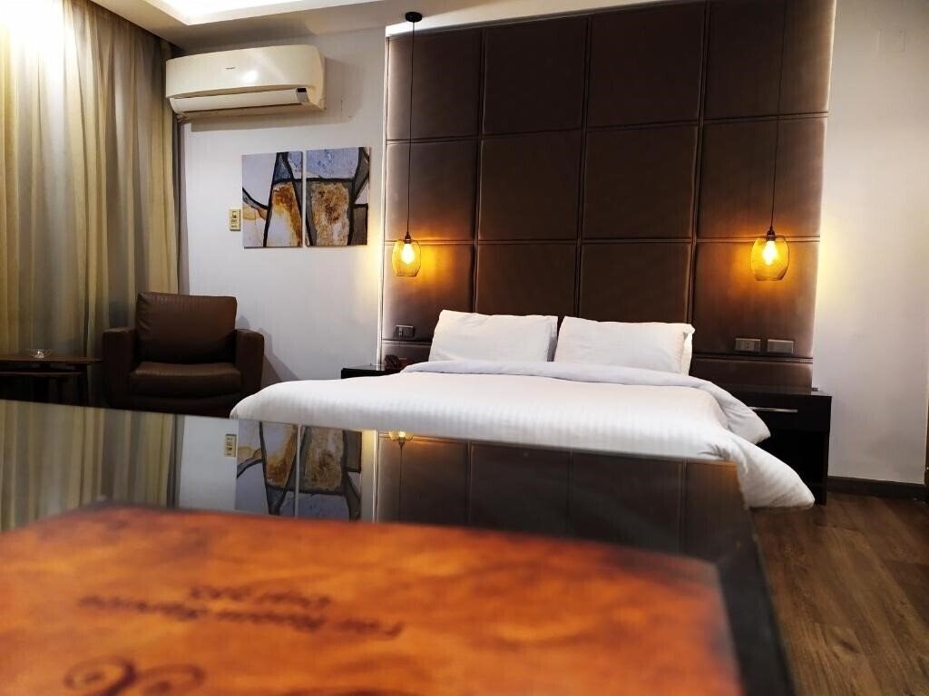 Отель Pearl Hotel 3*