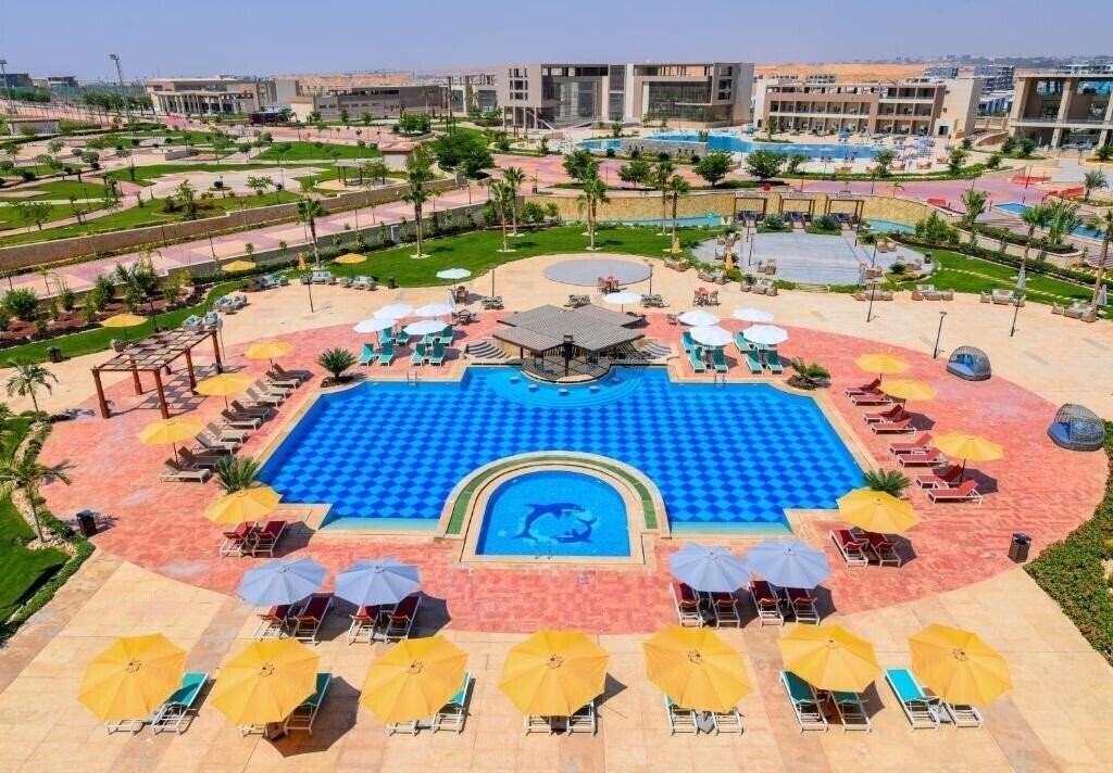 Отель Tolip Hotel Gardens 5*
