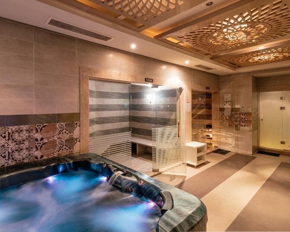 Фотография AMC Royal Hotel & SPA 5*