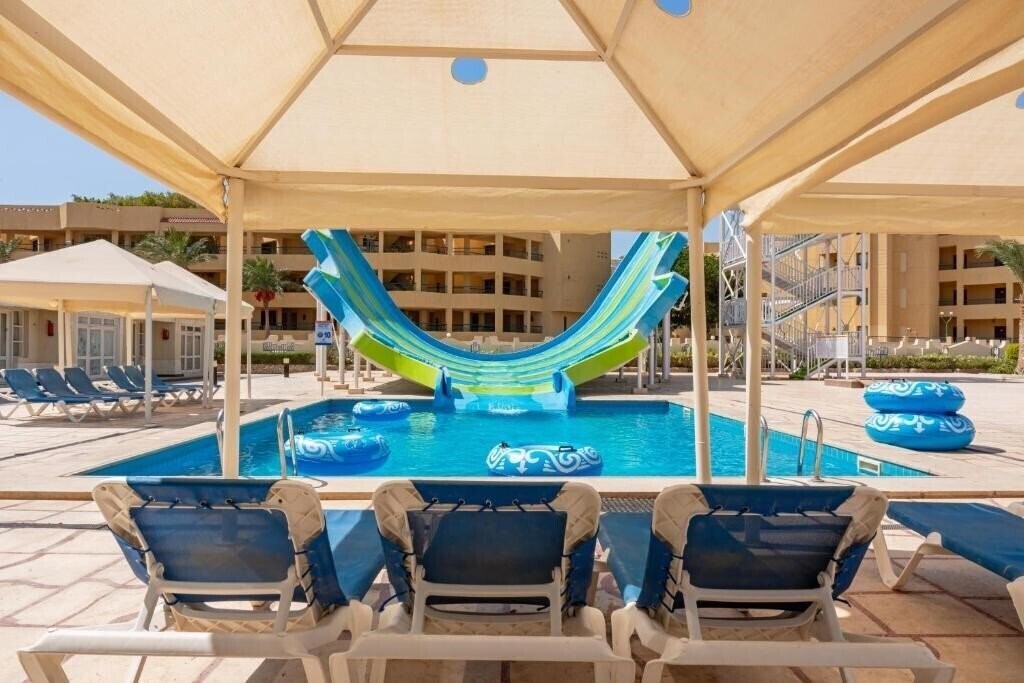 Отель Sunny Days Mirette Family & Aqua Park 3*
