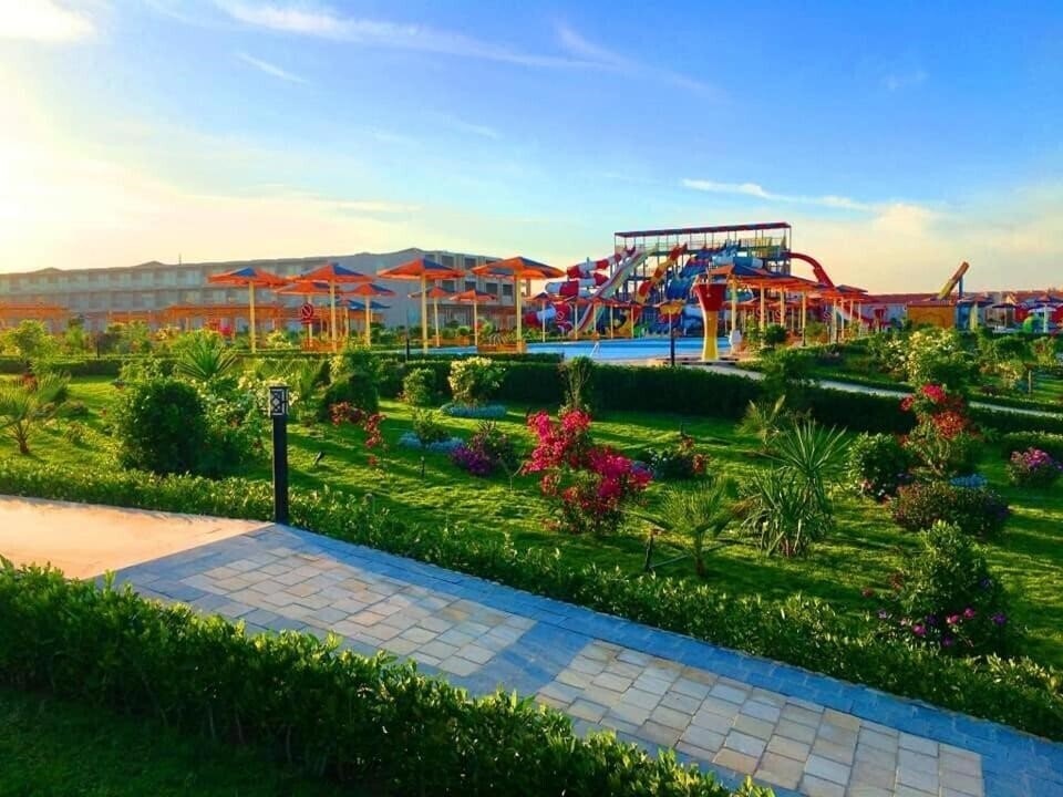 Фотография Hawaii Paradise Aqua Park Resort 5*