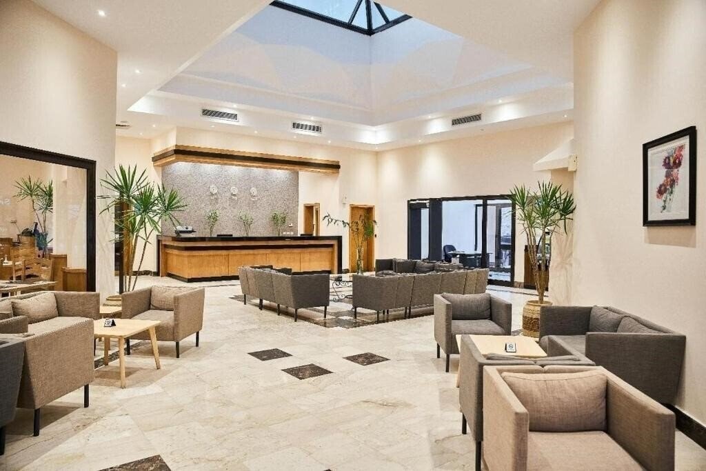 Отель Sky View Suites Hotel 3*