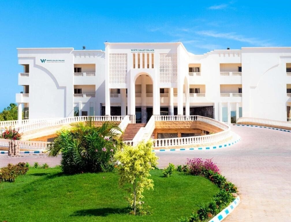 Отель White Valley Palace (ex. Emerald Beach & Resort, Golden 5 Emerald) 5*