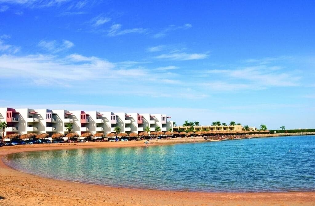 Отель Posh Club by Sunrise Crystal Bay Resort 5*