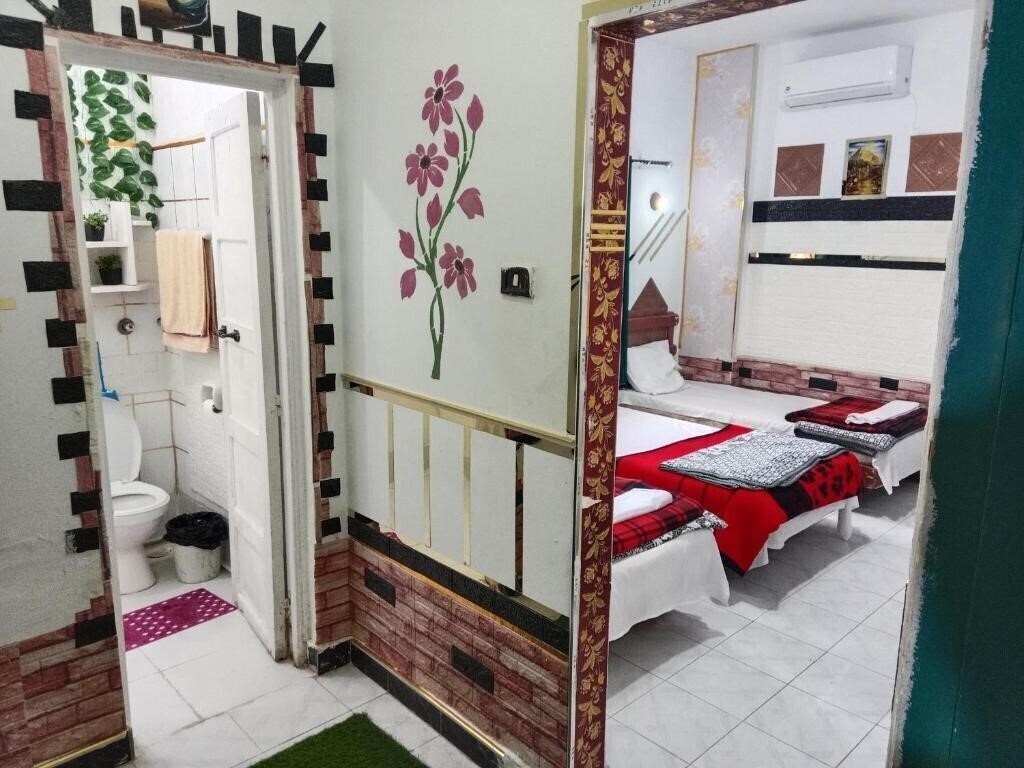 Картинка 4 Seasons Hotel 3*